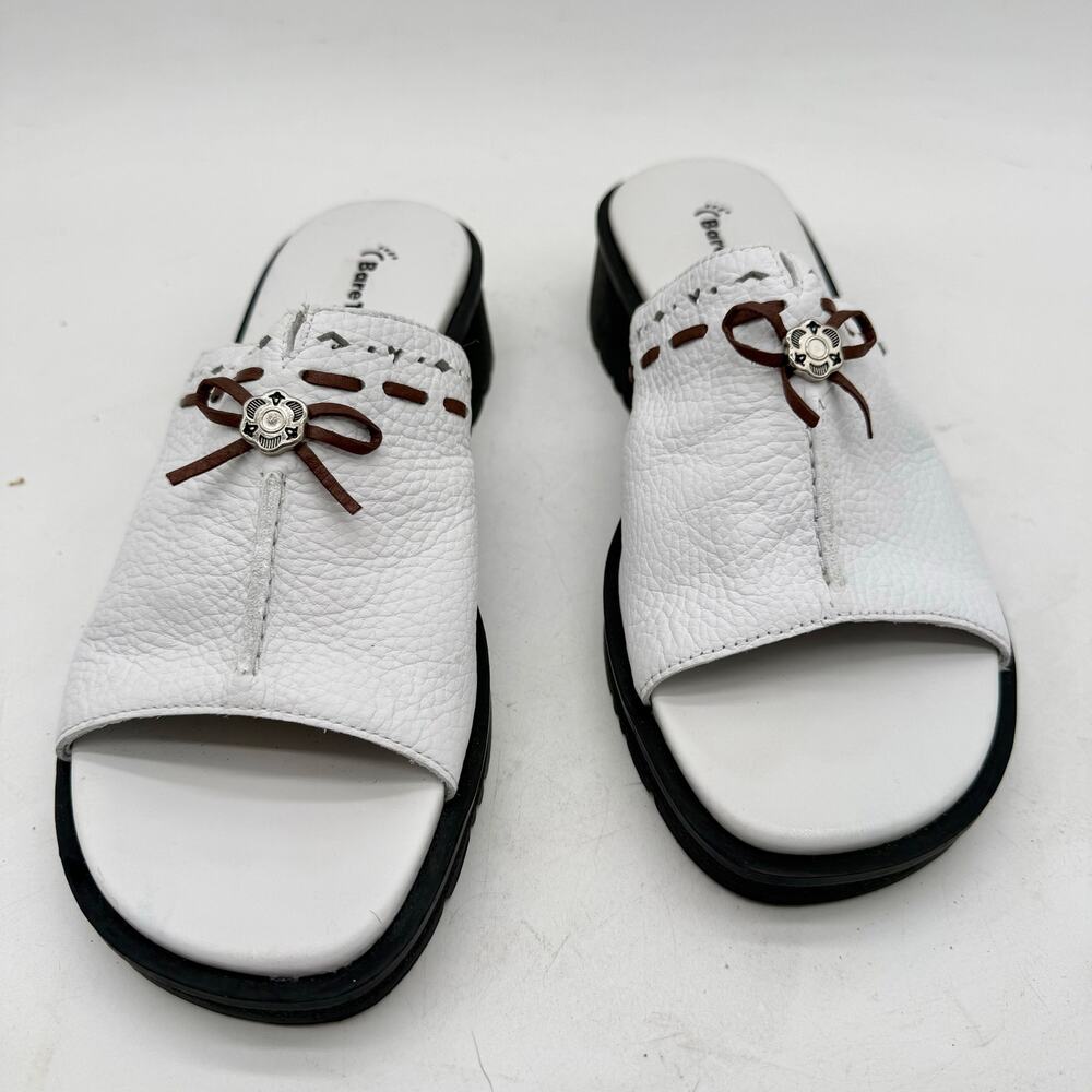 BareTraps Slip On White Pebbled Delilah Leather Sandals Women's 9 - Picture 2 of 7